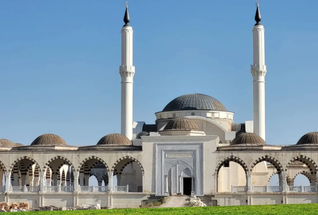 Adıyaman Safvan Bin Muattal Türbesi Minibüs Seferleri